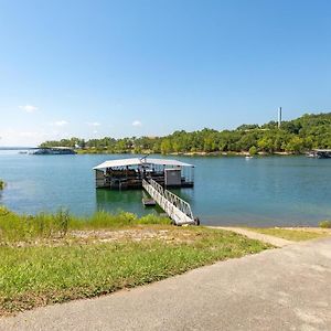 Artilla Cove Cabin 4 - Lake Views - Outdoor Pool